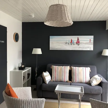 Apartment Renove A Deux Pas De La Des Lutins - Terrasse Privee, Parking Et Animaux Acceptes - Fr-1-426-515 *